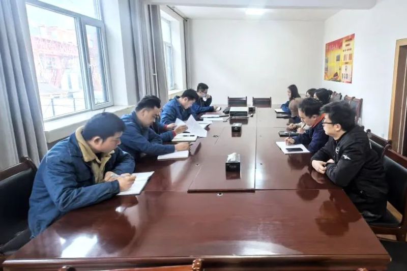 配送公司團(tuán)支部召開(kāi)集團(tuán)“兩會(huì)”精神專題學(xué)習(xí)會(huì)