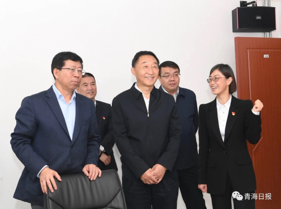 省委副書記、代省長(zhǎng)劉寧在副省長(zhǎng)王黎明等領(lǐng)導(dǎo)的陪同下視察物產(chǎn)集團(tuán)